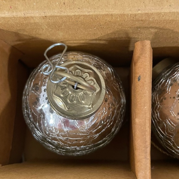 RH Handblown Mercury Glass Holiday Ornaments -Silver Balls (set of 8) - Picture 8 of 10